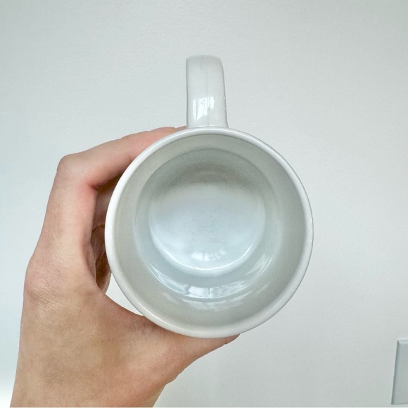 Vintage 2009 Precious Moments Winter Ice Skating mug - Picture 7 of 8